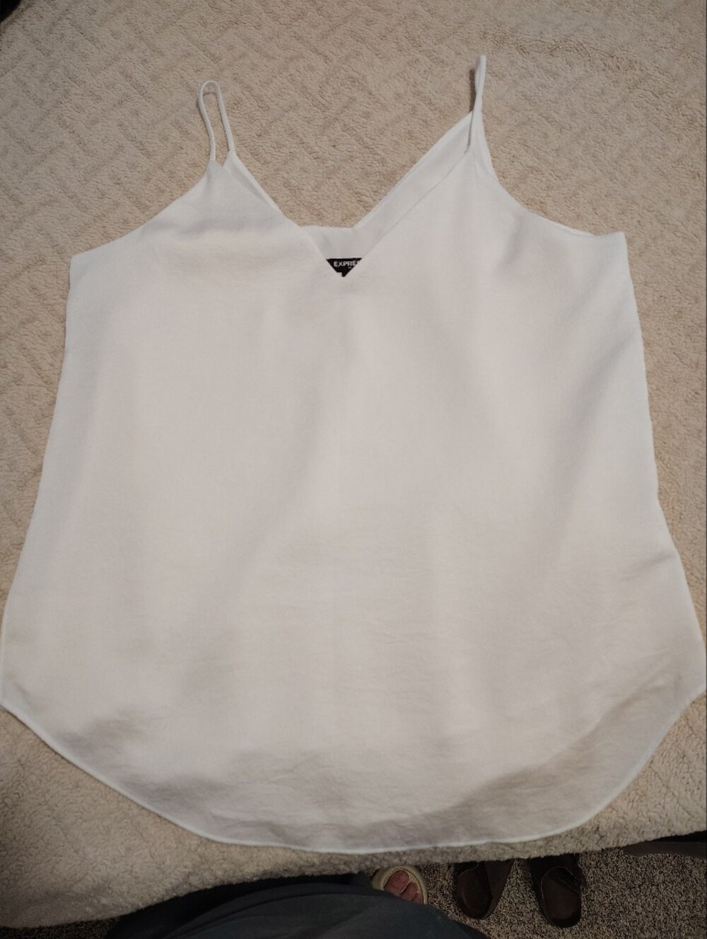 Express Women's White V-Neck Tank - Picture 3 of 4